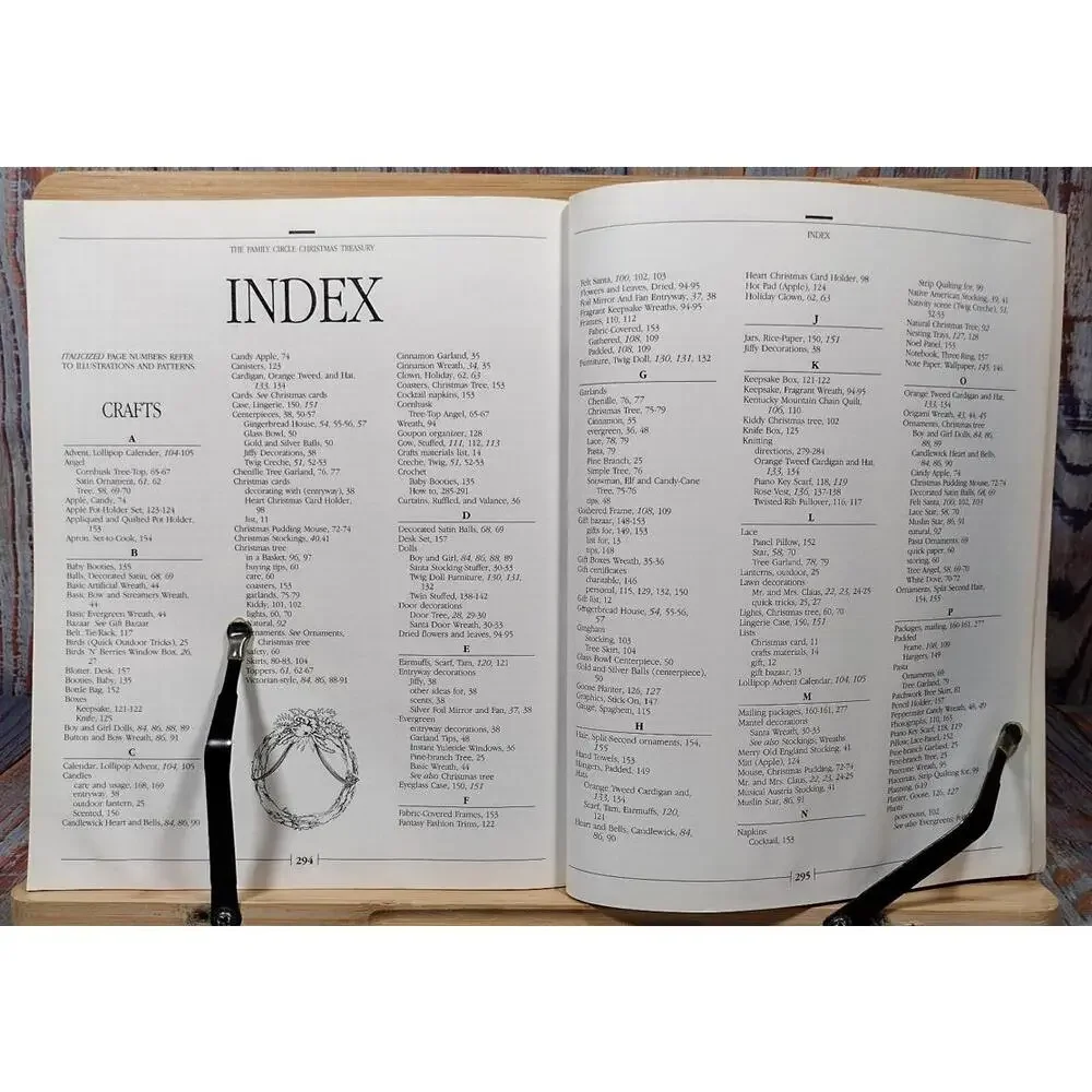Family‎ Circle Christmas Treasury Book